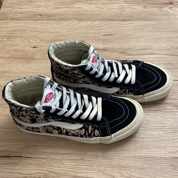 Vans off the wall, Unisex women’s size 7.5US, Men’s size 6US, Skateboard shoes - Picture 2 of 10